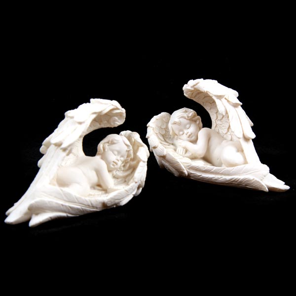 Cherub Figurine – Small Resin Sleeping Angel – Gadgetly